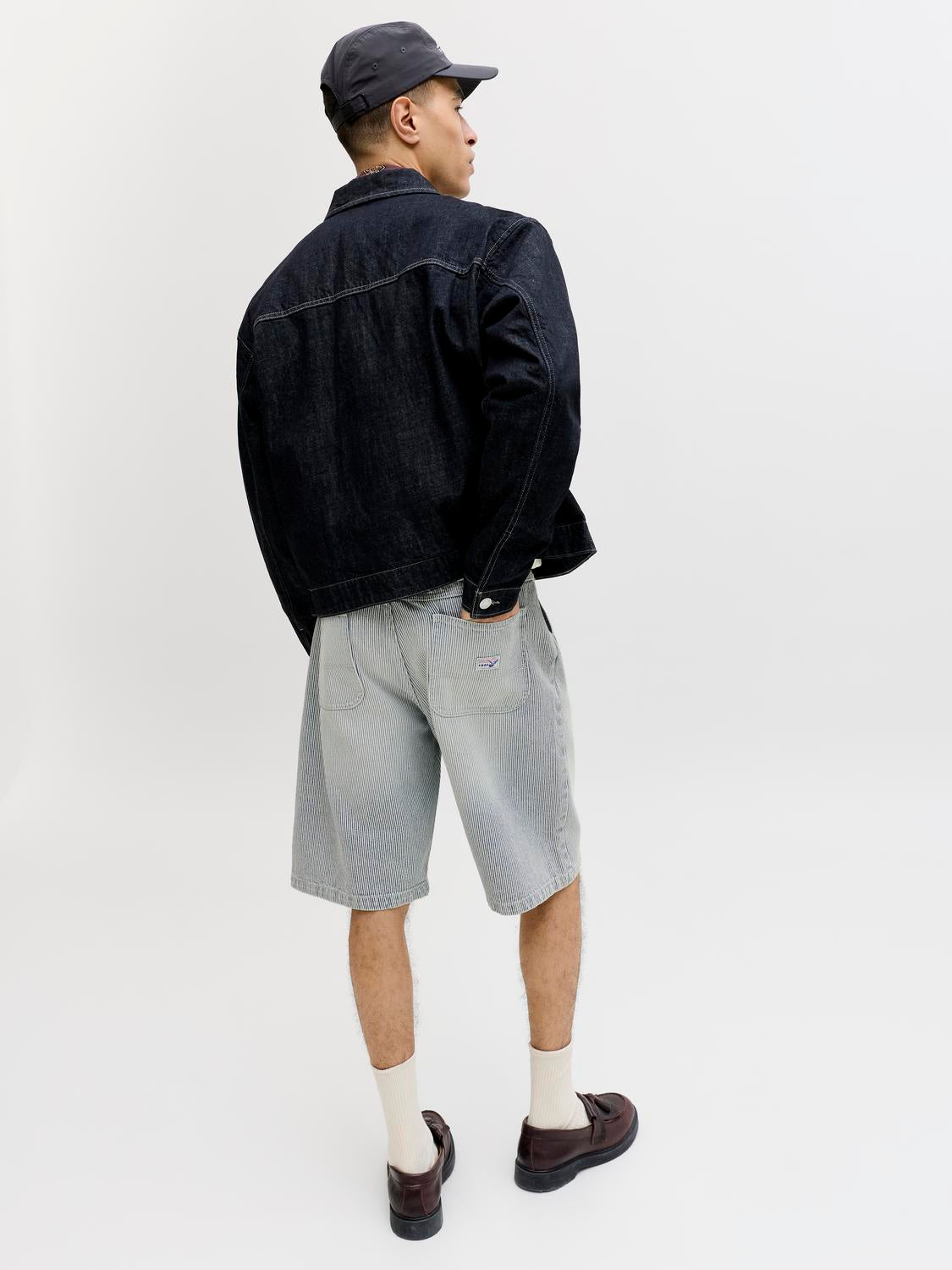 model_shot-creative